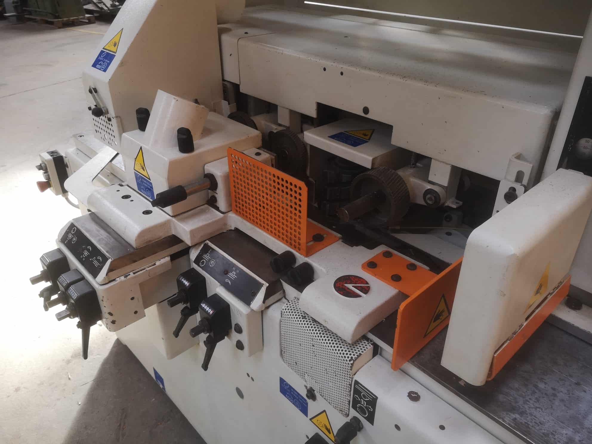 4 faces SCM Compact 23K